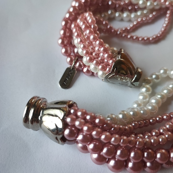 Kissaka Twisted Pearl Magnetic Closure Dual Strand Pink Necklace Set of 2 Barbie - Picture 6 of 11